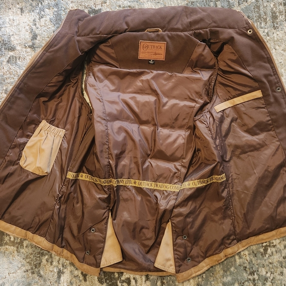 Stylish Quilted Vest in Tan and Brown - Picture 2 of 3